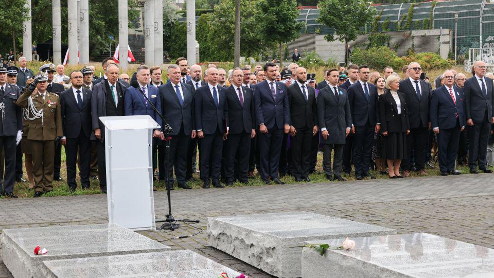 ポーランドは、ヴォルヒニアのウクライナ人によって殺されたポールのための第一式の記念日