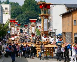 巨大灯籠キリコ担ぎ、住民熱狂  - Miyanichi e-press