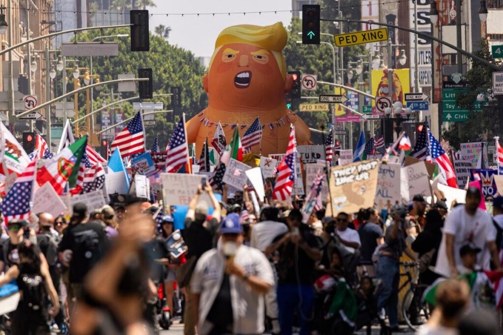 民主党の有権者は、担当者がトランプとマガに対して汚いと戦うことを要求しています：「血が必要です」