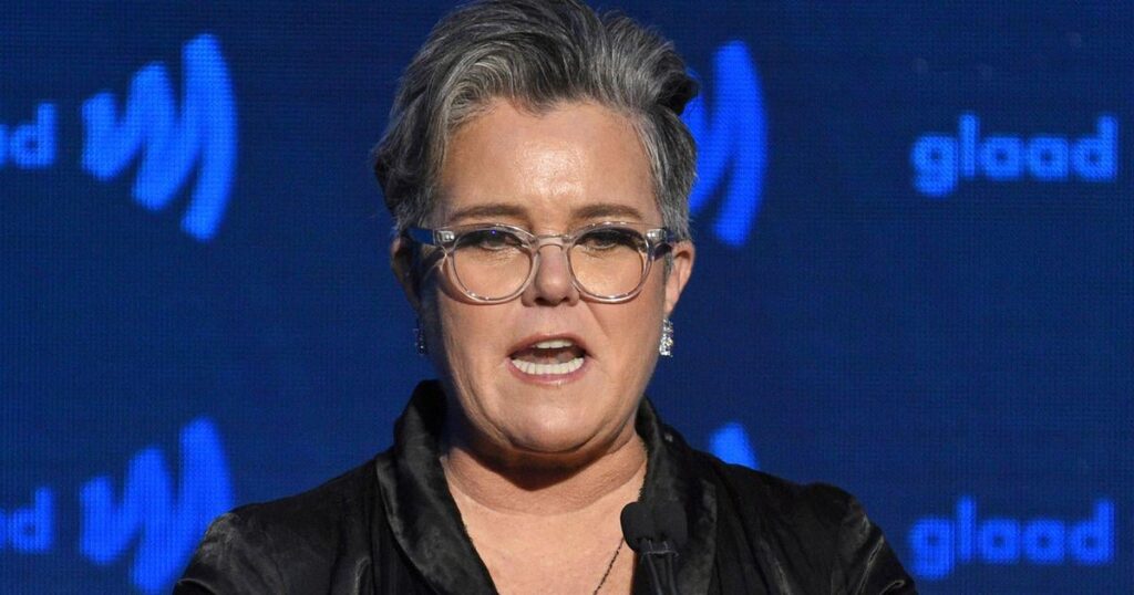 ロージー・オドネルは、トランプの市民権の脅威に拍車をかけます。