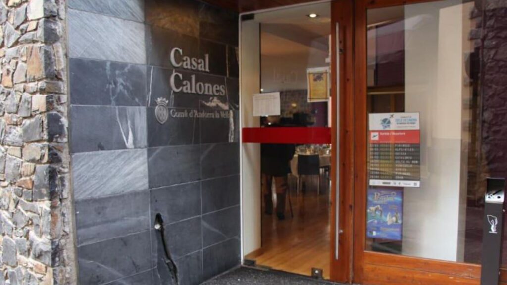 Andorra La Vellaは、Calonesのような18階以上のものを持つように働いています