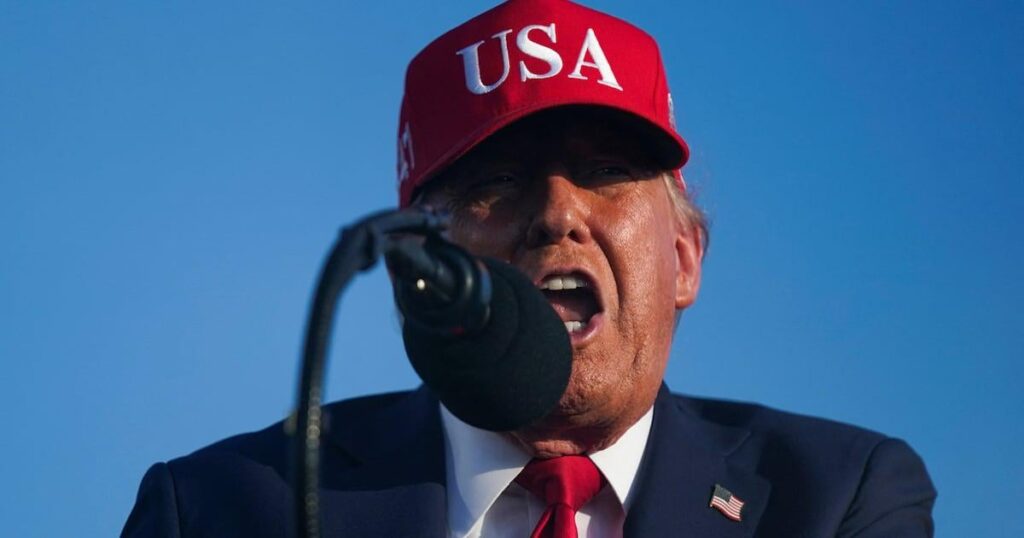 トランプは、民主党への憎しみを宣言することでアメリカのお祝いを開始します