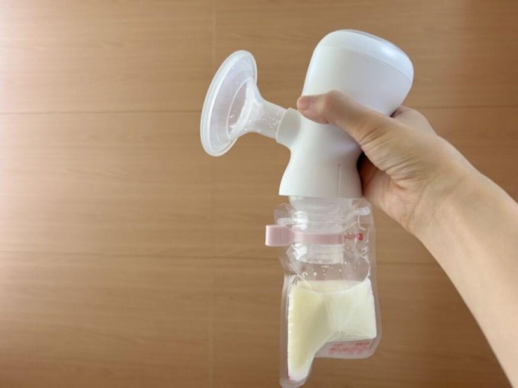 ボディビルダーたちの間で母乳が人気。それを売って大金を稼ぐ女性たち
