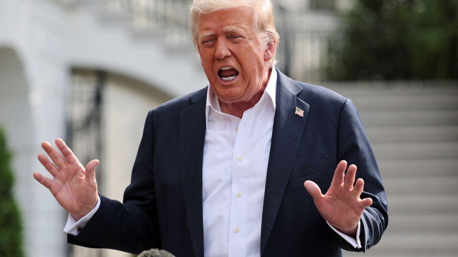 トランプは、英国の国家訪問中に国会に演説する機会を否定した」