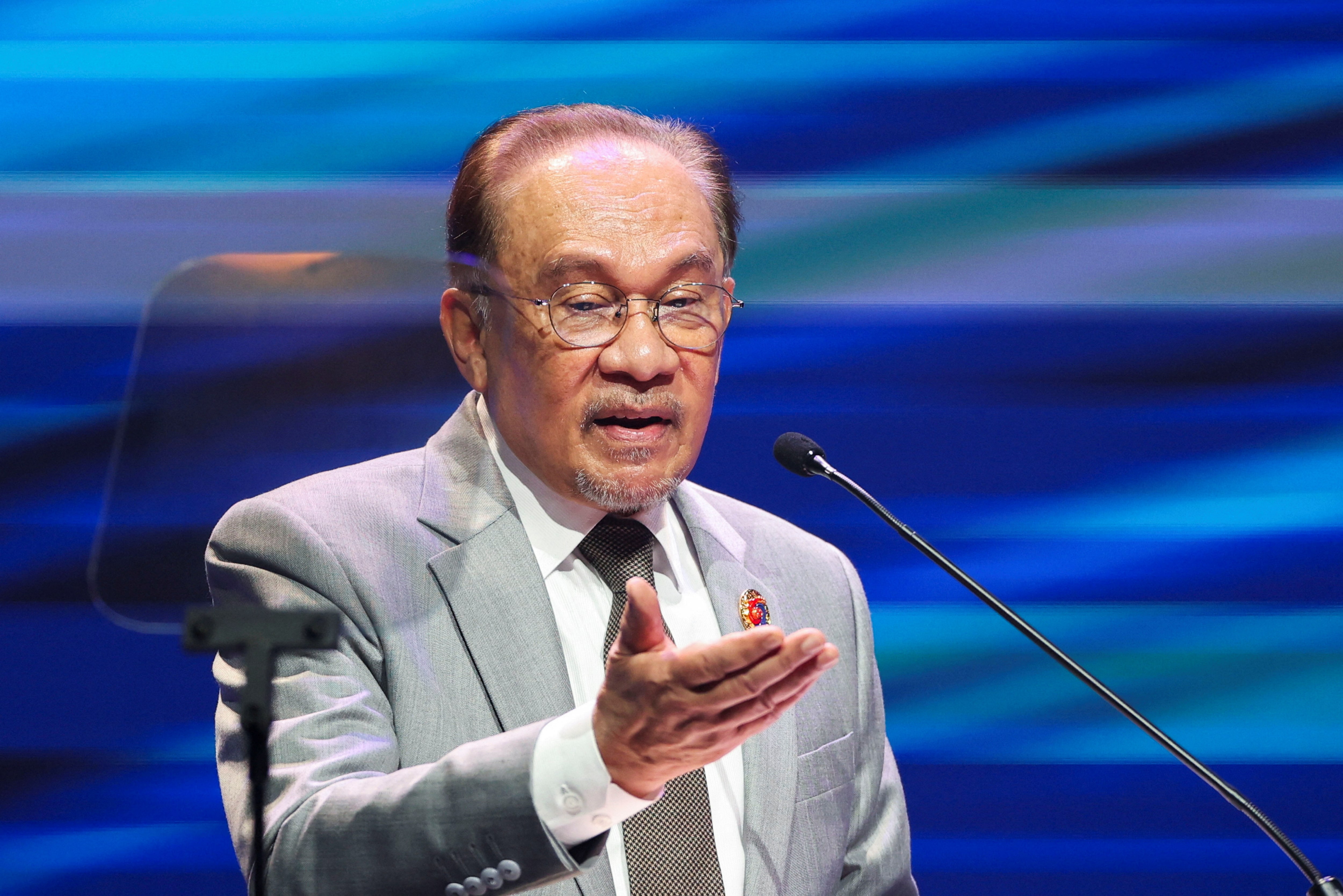 マレーシア首相、全成人に現金支給へ　生活費高騰受け新対策発表