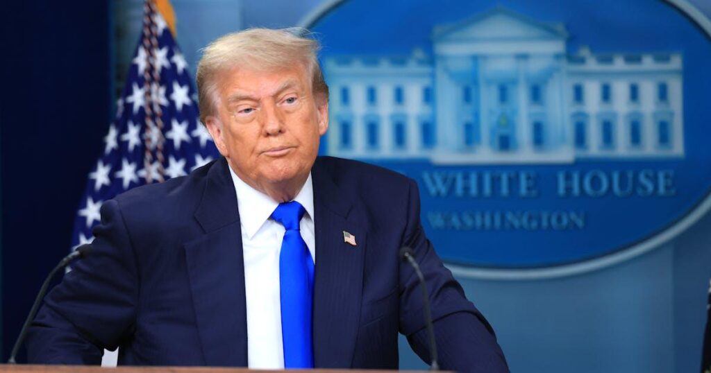 トランプは明らかに彼自身の法案の極端なメディケイド計画を知らなかった