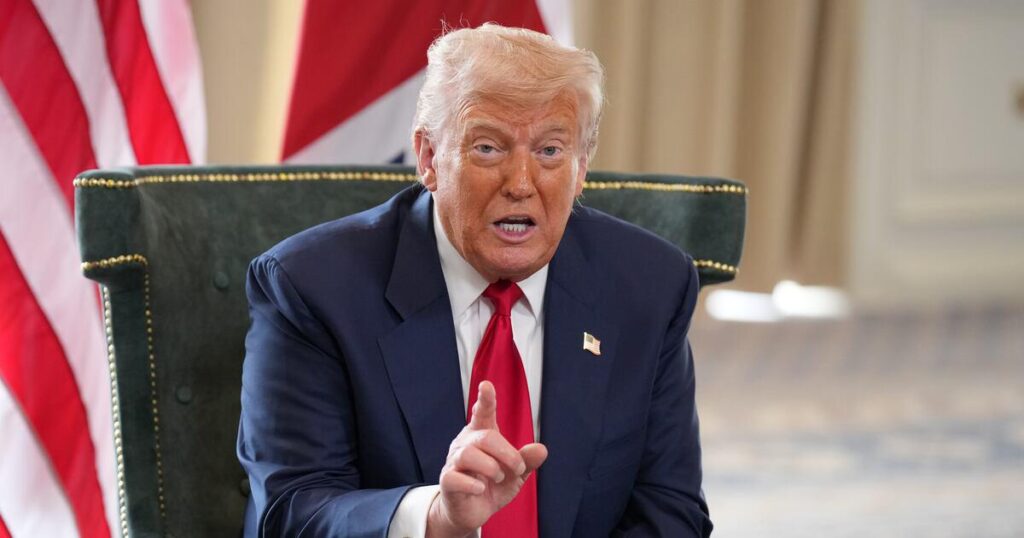 トランプはレポーターで彼のエプスタインの啓示について尋ねる「静かに！」と尋ねる。
