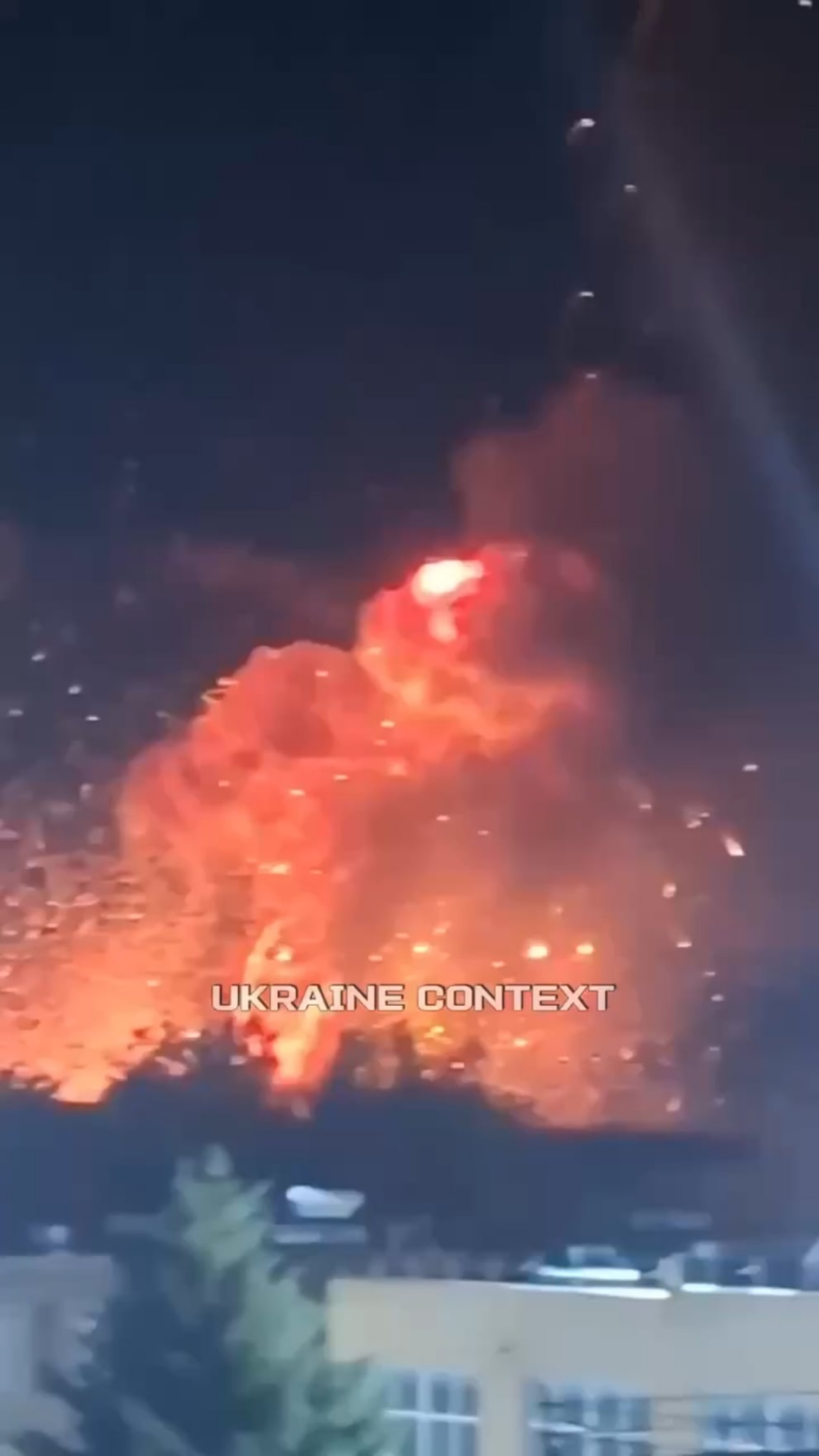 ロシアの弾薬倉庫は、占領されたハルツシスクで爆発しました。 02.07.2025