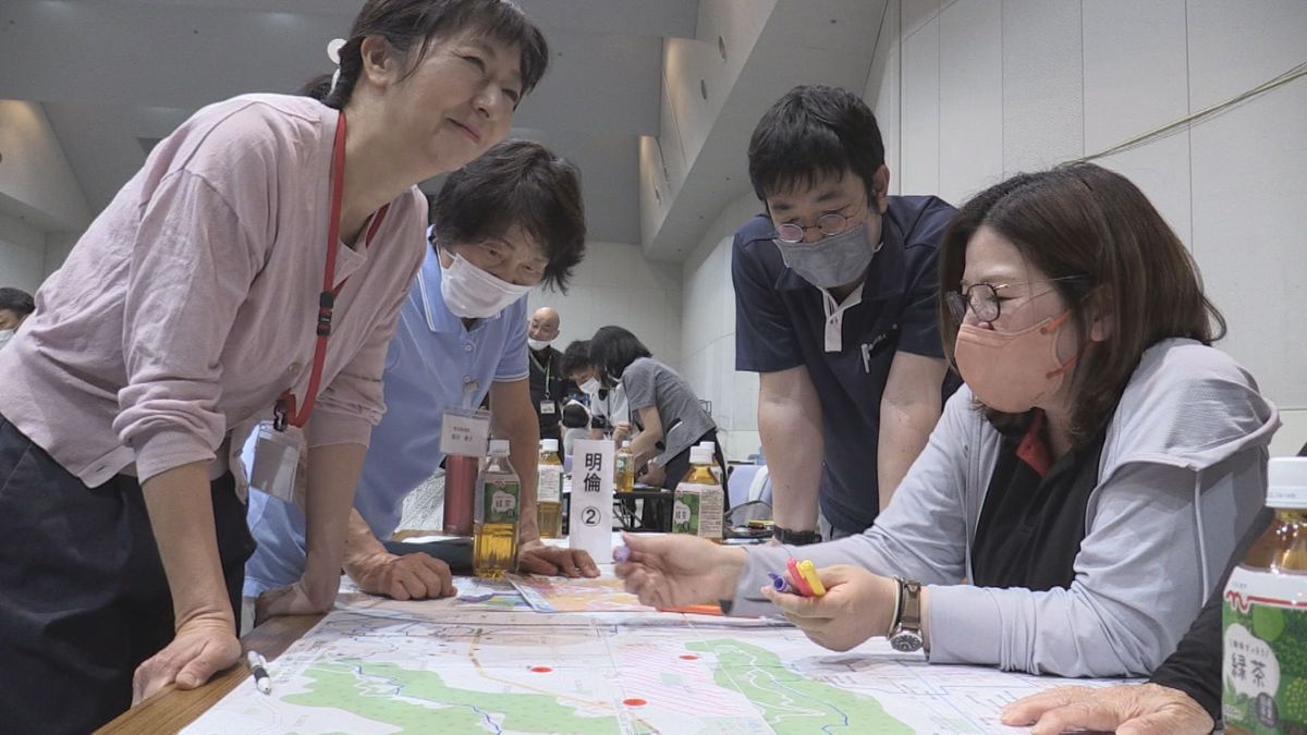 備えの大切さを実感　福井市南部の住民が災害時対応の研修会　地図で浸水想定や避難経路をチェック