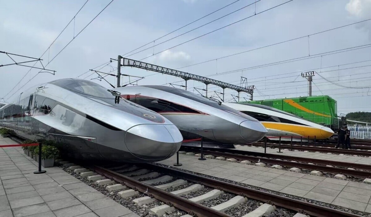 中国高速鉄道「復興号」新モデルが初公開、試験時速450キロ