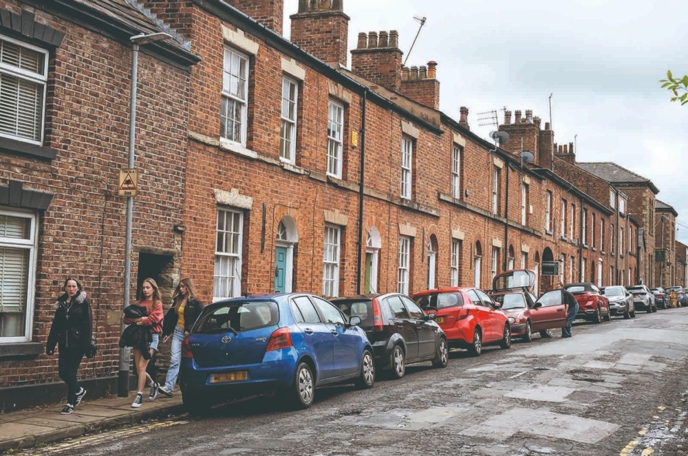 ロリポップマンの存続を求め、保護者たちは各地でキャンペーンを展開している。