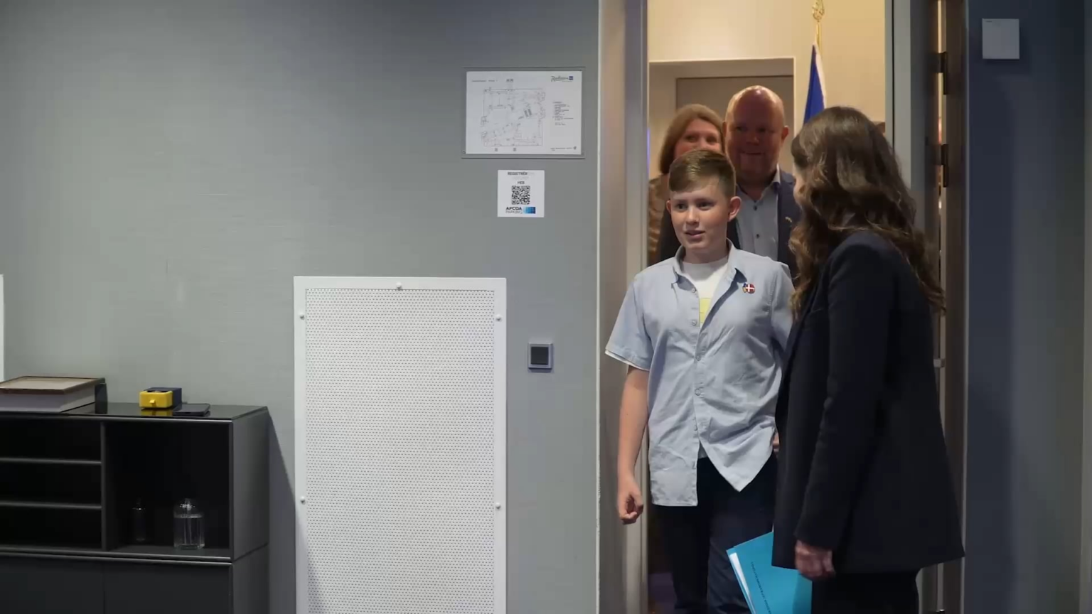 「デンマークでは、11歳のボランティアJens Fogh Thomsenに特別賞 - 「ウクライナの未来」の区別を授与しました。」 - ウクライナvolodymyr Zelenskyyの会長（コメントの詳細）