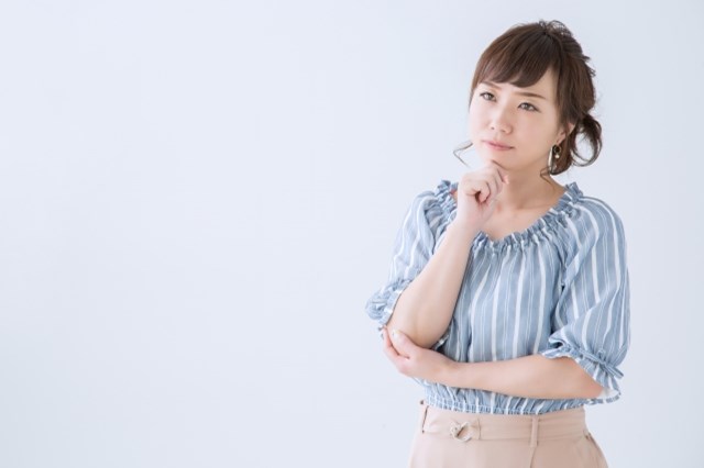 広島市内での部屋探しで困る女性