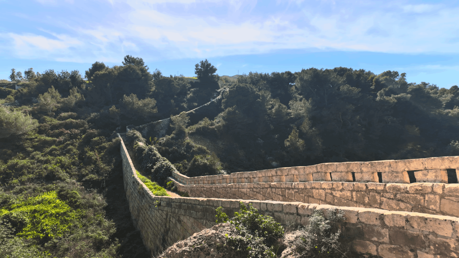 Dwejra Plateauの近くの本当に美しく推奨される歴史的な散歩！