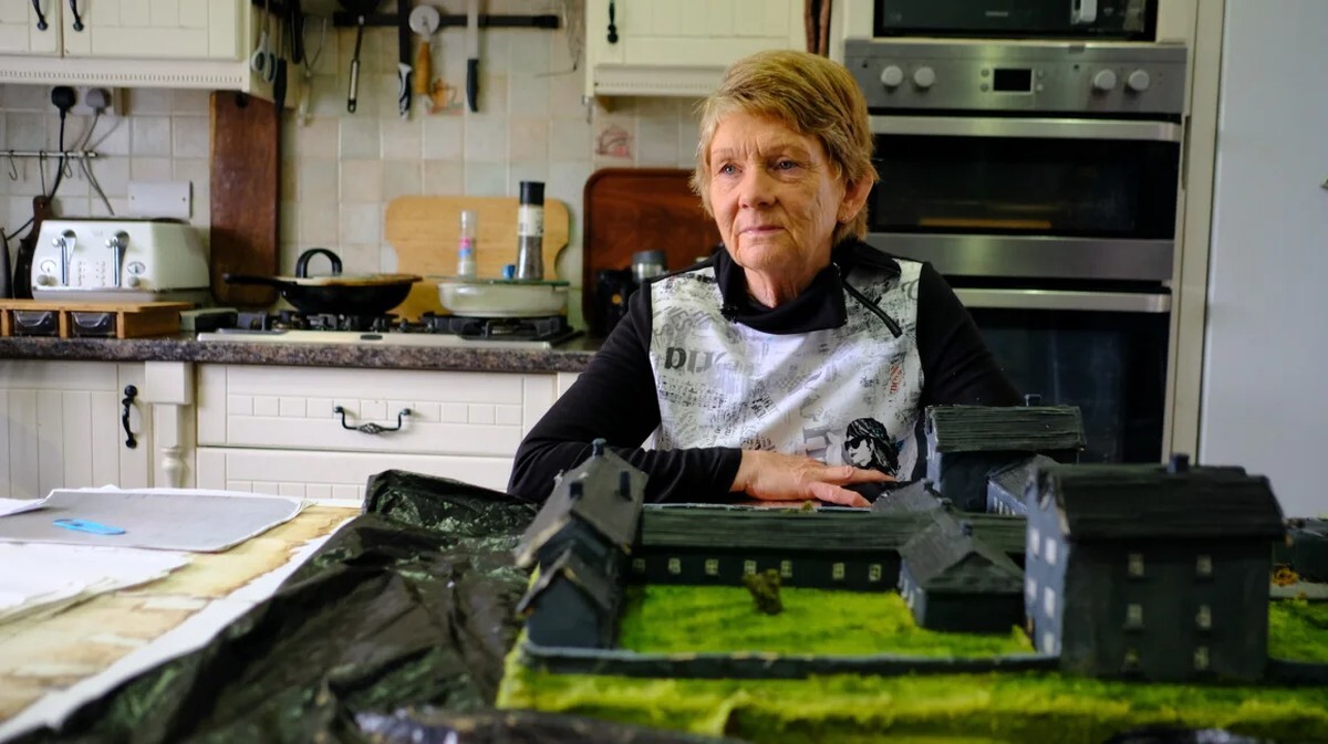 地元チュアムの歴史研究家、キャサリン・コーレスさん。発掘調査の開始で「安堵（あんど）」を感じたと語った/Kara Fox/CNN