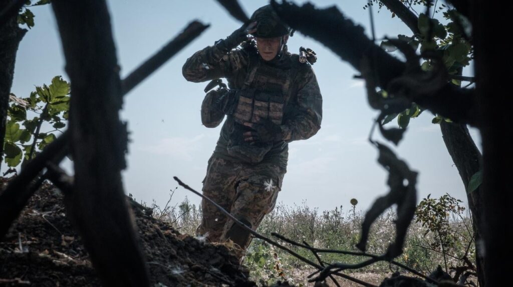ウクライナ軍は、ポクロフスクとミルノラドの近くの包囲リスクを警告しています