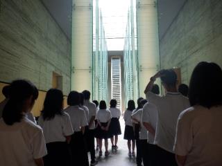 写真：祈りの空間でのセレモニー
