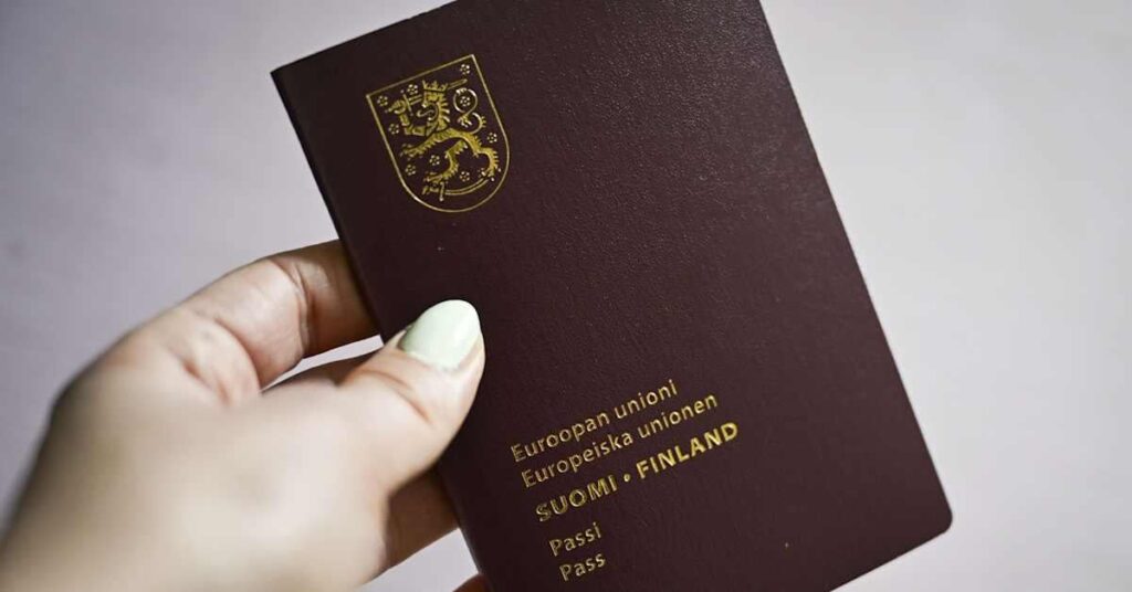 すぐにスウェーデンは、5年しか申請しないパスポートを持っている北欧諸国で唯一の国になります
