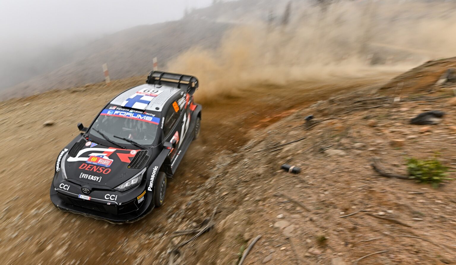 WRCチリ：霧やウエットに見舞われた最長の1日、ロバンペラがエバンスを逆転 – RALLYPLUS.NET ラリープラス