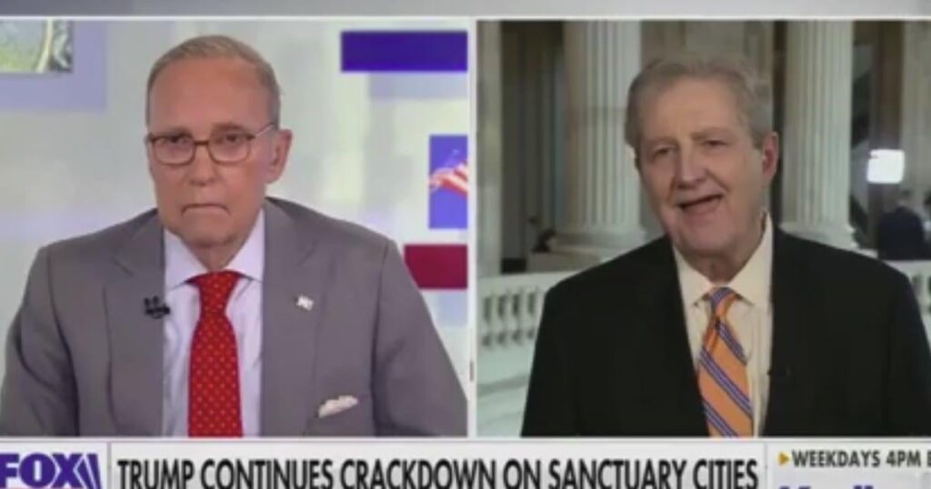 GOP上院議員（73歳）は、Foxビジネスインタビュー中にフリーズします