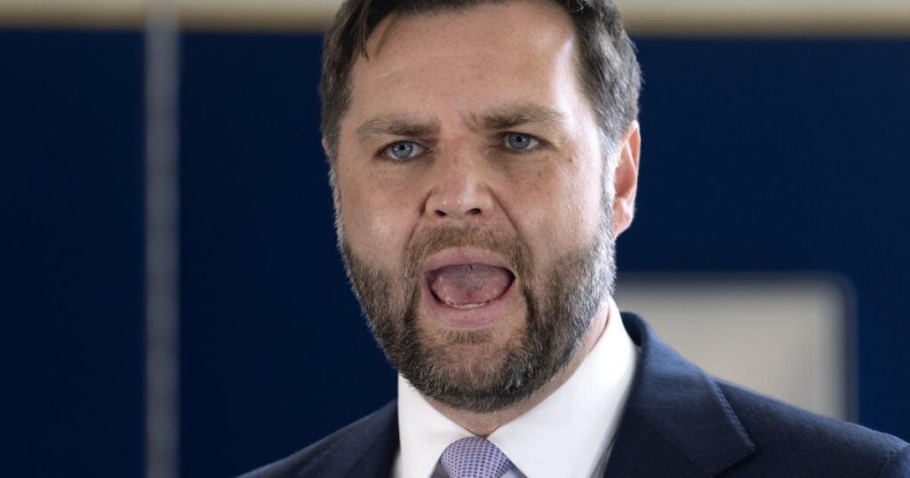 JD Vanceは、トランプがどのようにマガの有権者をひどく台無しにしているかを誤って明らかにします