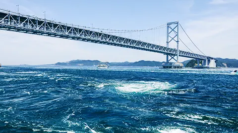 鳴門海峡の渦潮を間近に楽しむ「渦の道」 | JULY 2025 | HIGHLIGHTING Japan