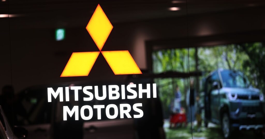 三菱自動車の株価、一時10%安 4〜6月純利益97%減で売り膨らむ - 日本経済新聞