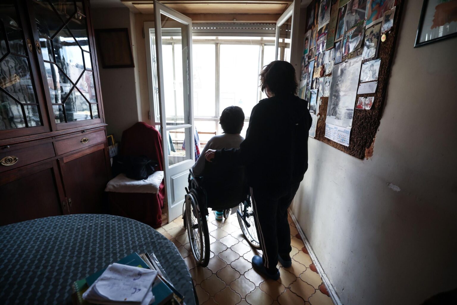 毎月、障害を持つ貧しい人々が州から助けを求める人がますます増えています