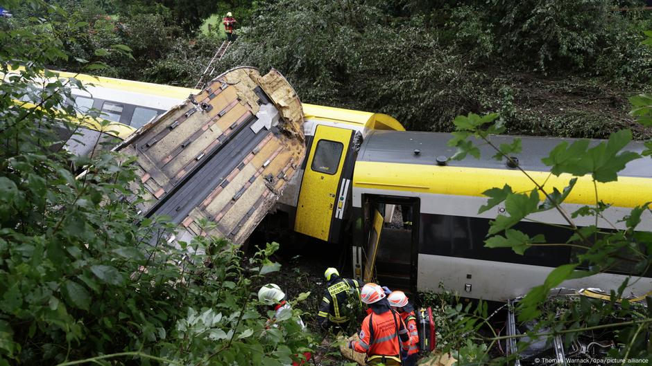 ドイツ：列車の衝突で負傷した数人