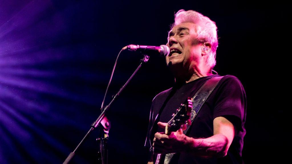 ギタリストであり歌手ジョージ・クーマンズ（77）はゴールデン・イヤリングが亡くなりました