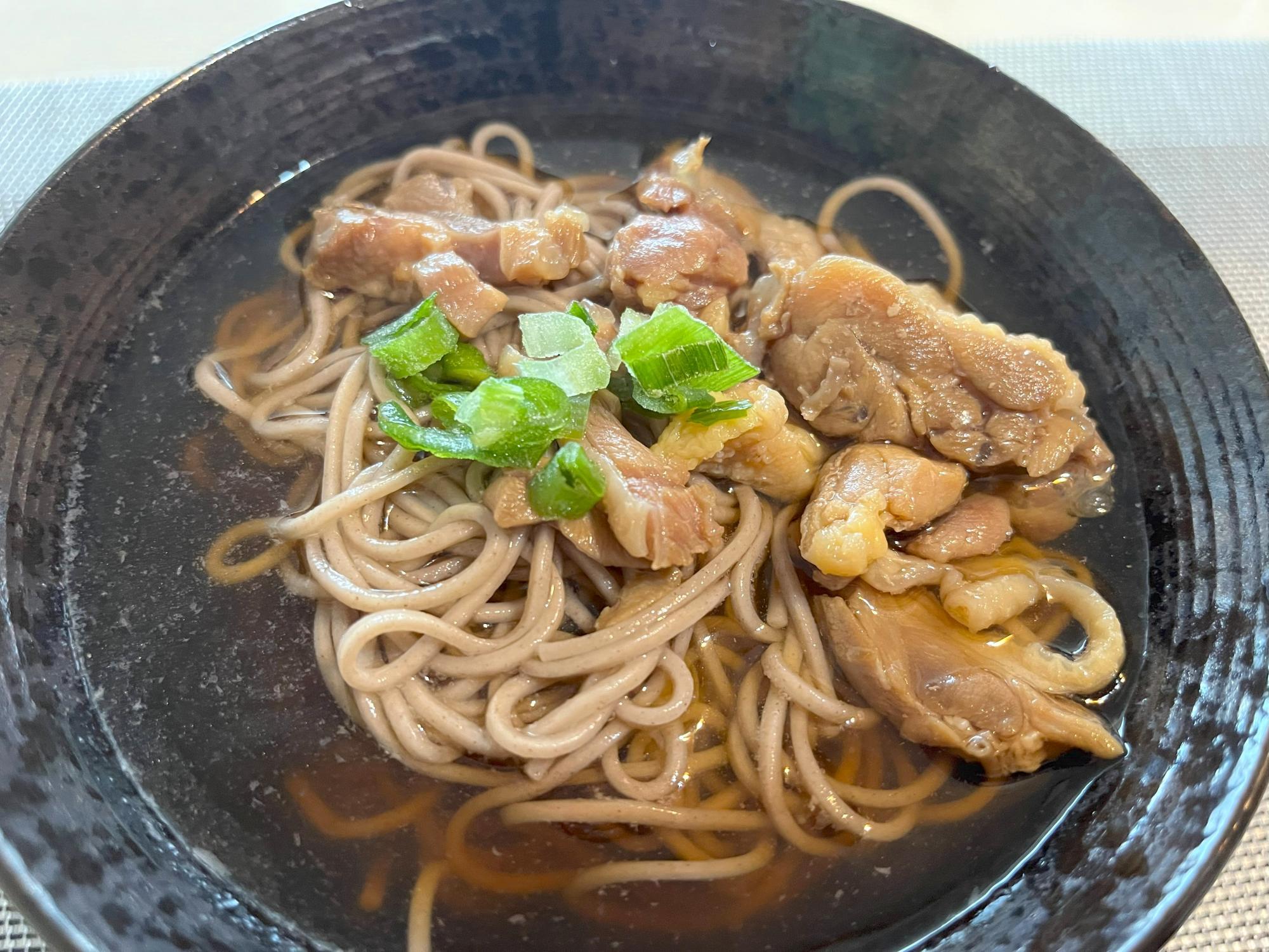 冷やがけそばにトッピング
