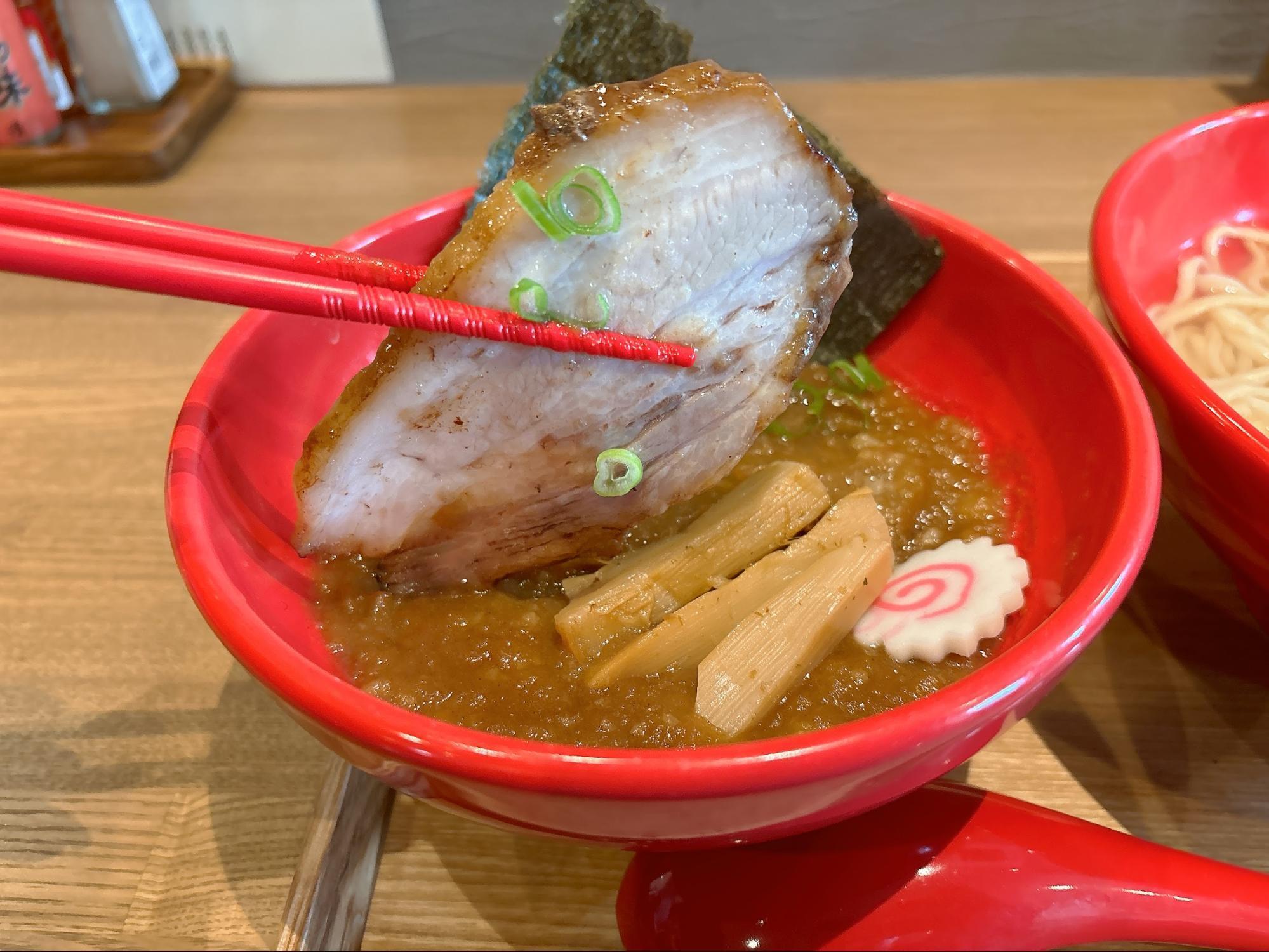 チャーシューもやわらかくて美味しいです。