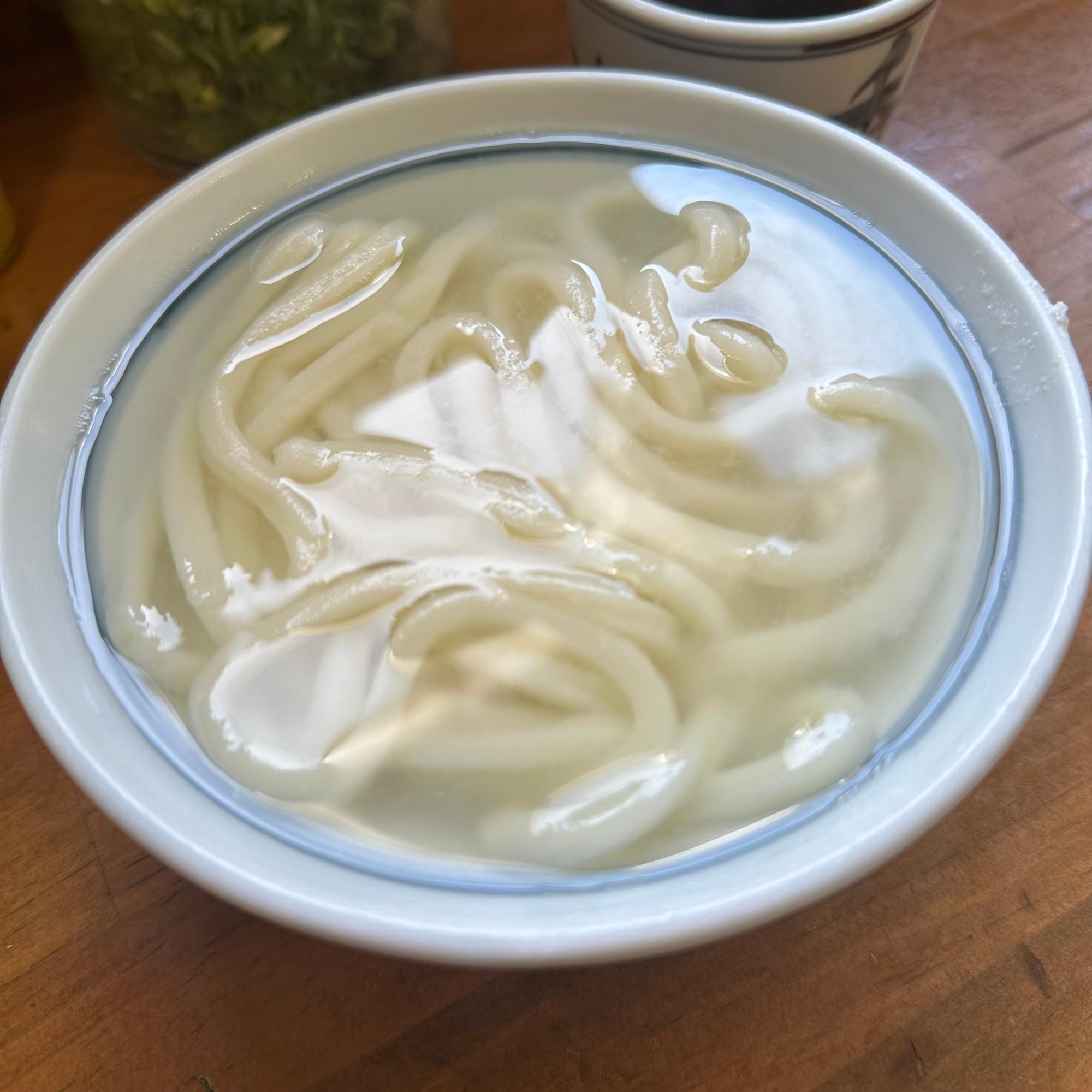 注文はシンプルに「釜揚げうどん 小（1玉）500円」。