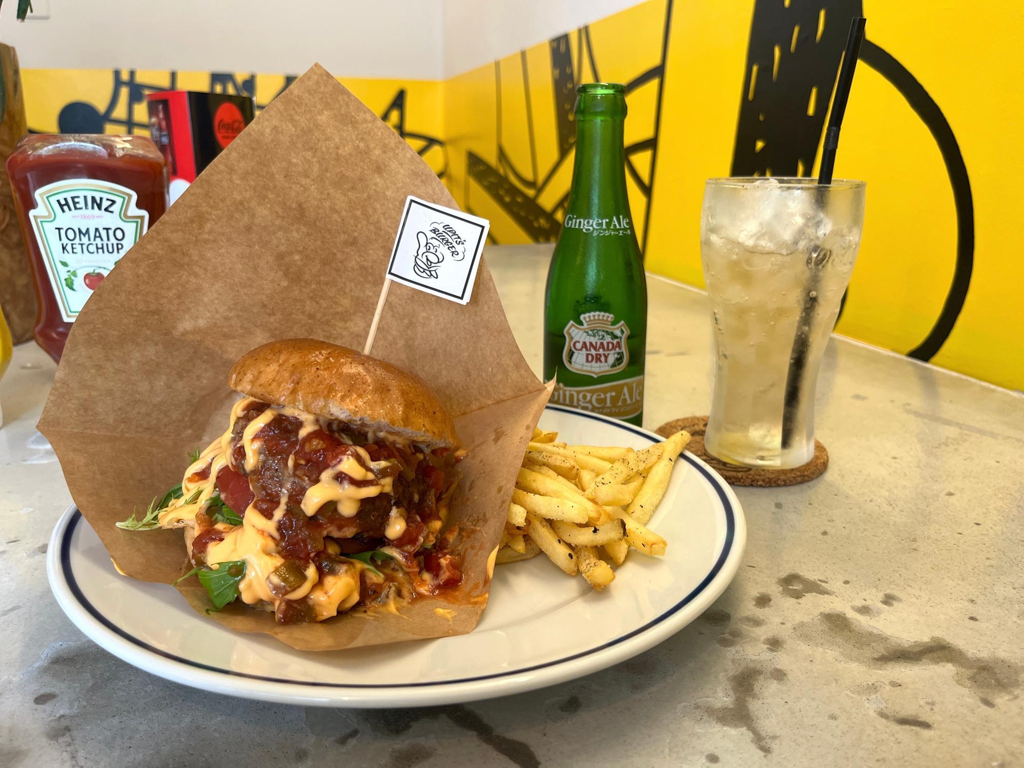 週替わりバーガードリンクセット（税込1,320円）