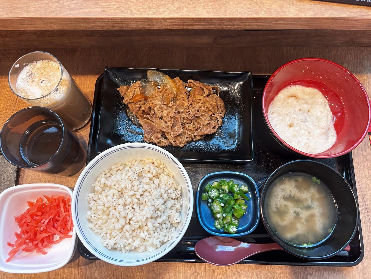 吉野家 川越駅東口店・【夏季限定メニュー】牛皿麦とろ御膳　798円(税込)