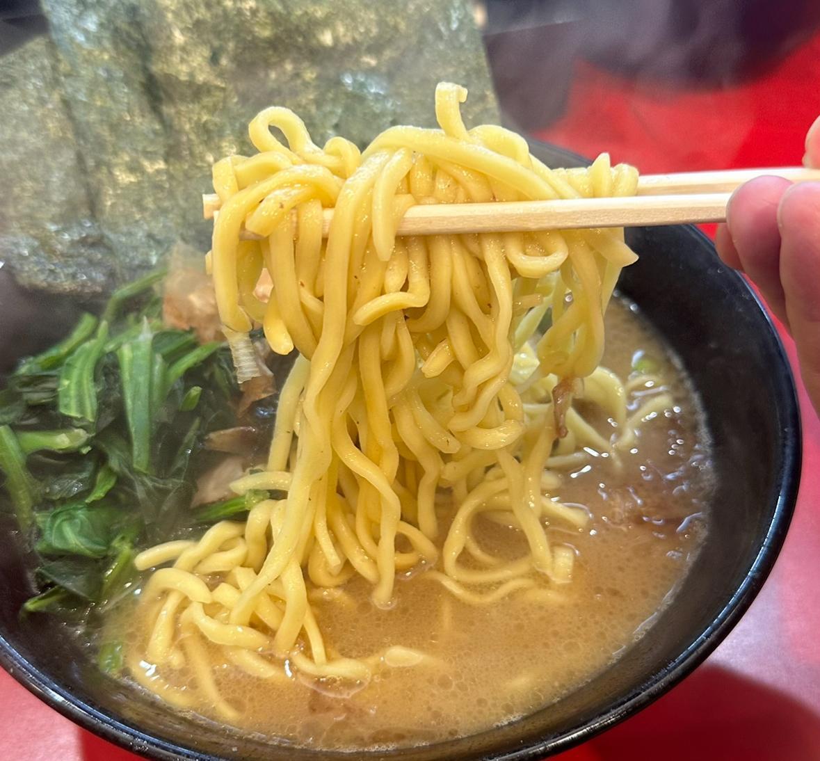 麺は安定の酒井製麺。