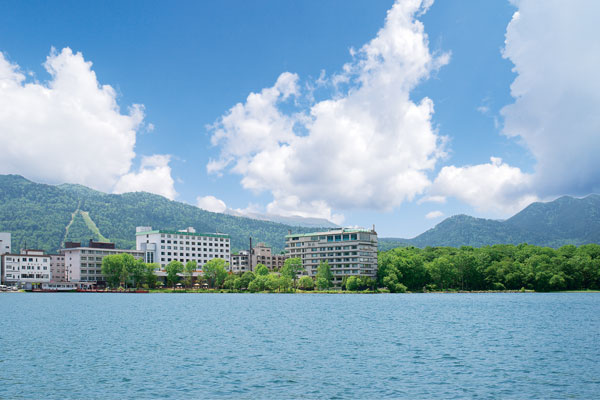 基幹ホテルであるあかん遊久の里鶴雅