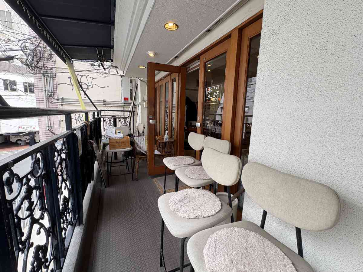 名店の美味しさを受け継ぎ10年！神戸三宮『そば処 堂源』で味わう数量限定すだち蕎麦 [画像]
