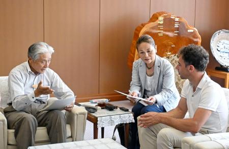 仏人女性の兄、栃木県知事に面会 日光で行方不明になってから７年 | | 全国のニュース