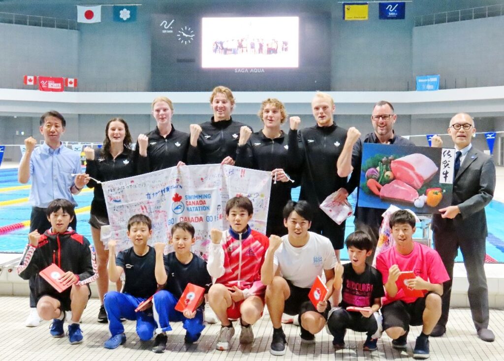 サマー・マッキントッシュ選手ら競泳カナダ代表が世界水泳事前キャンプ　SAGAアクアで調整、激励会も　 21日の公開練習には約1200人が来場 | まちの話題 | 佐賀県のニュース