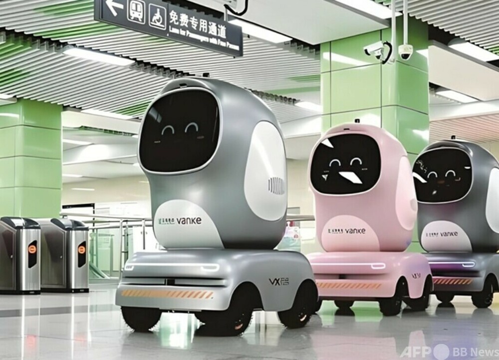 中国深センの配達ロボット 自律的に地下鉄に乗る　写真1枚　国際ニュース：AFPBB News
