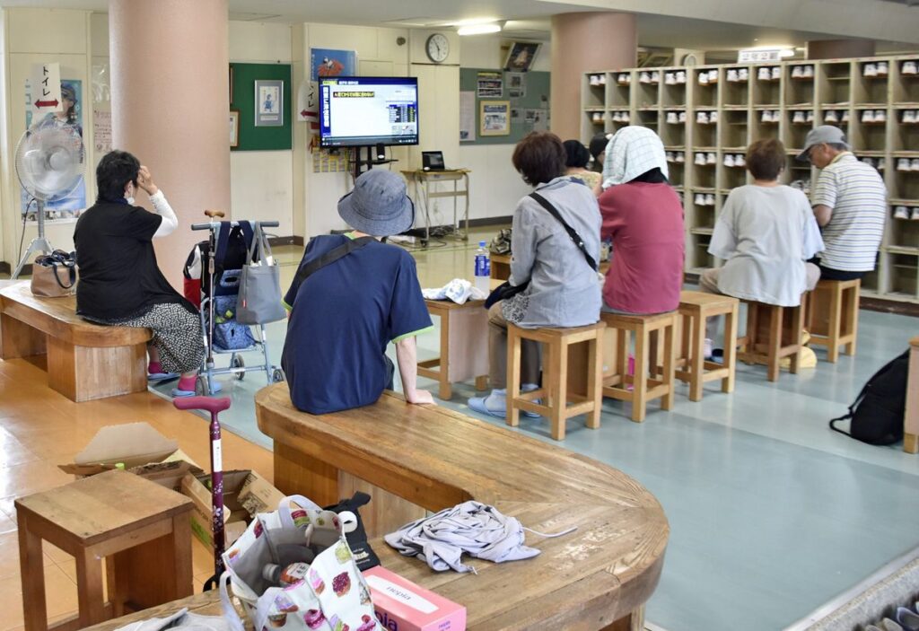 夏の海緊迫 住民「怖い」／青森県内沿岸に津波｜青森県｜青森ニュース｜Web東奥 - 東奥日報社