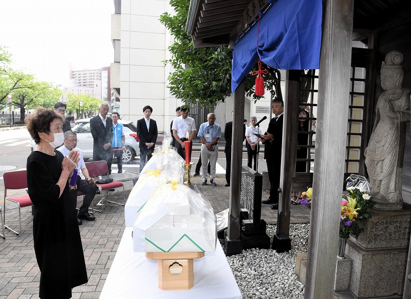 福井空襲で犠牲、電話交換手ら23人悼む 福井市で殉職者追悼 | 社会 | 福井のニュース - 福井新聞社