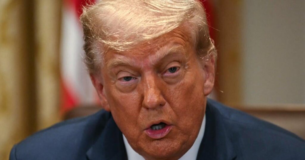 トランプは怒ってジェフリー・エプスタインの質問を閉鎖しようとします