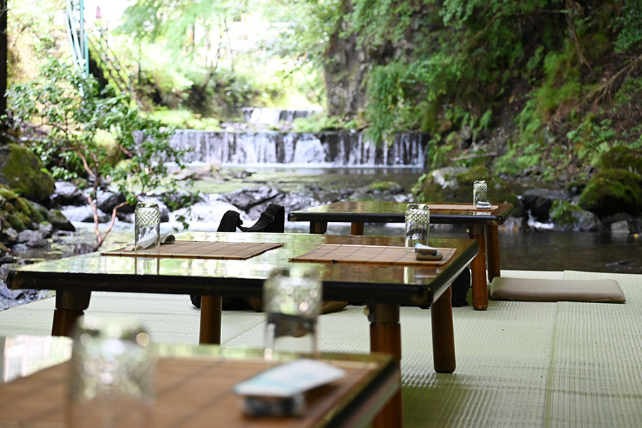 令和の「京都の川床」は? 海外観光客にも人気、コロナ後はゆったり | Lmaga.jp 令和の「京都の川床」は? 海外観光客にも人気、コロナ後はゆったり | Lmaga.jp