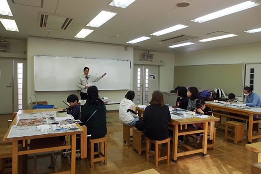 「鏡・瓦のミニチュア製作体験」過去開催の様子
