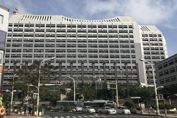 性的マイノリティーら21組が届け出 カップルや家族を公認、県パートナーシップ制度 沖縄