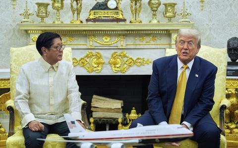 トランプ氏は、フィリピンが19％の関税を支払う間、米国はリーダーのマルコスとの取引に基づいて関税を支払うことはないと言います