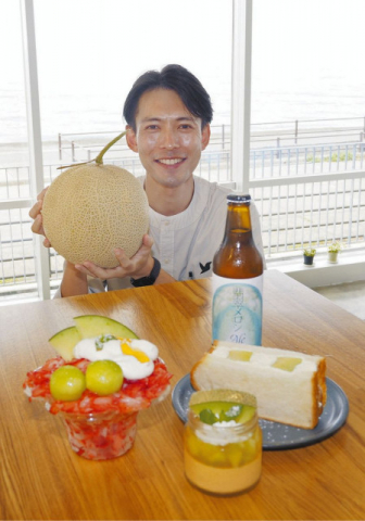 メロン 甘味 海眺め楽しむ夏　朝日町ヒスイテラス「カフェ」