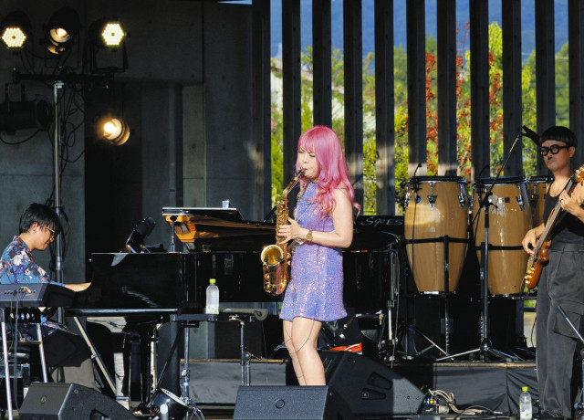 軽快ジャズ 七尾に響く　能登歴史公園モントレーフェス